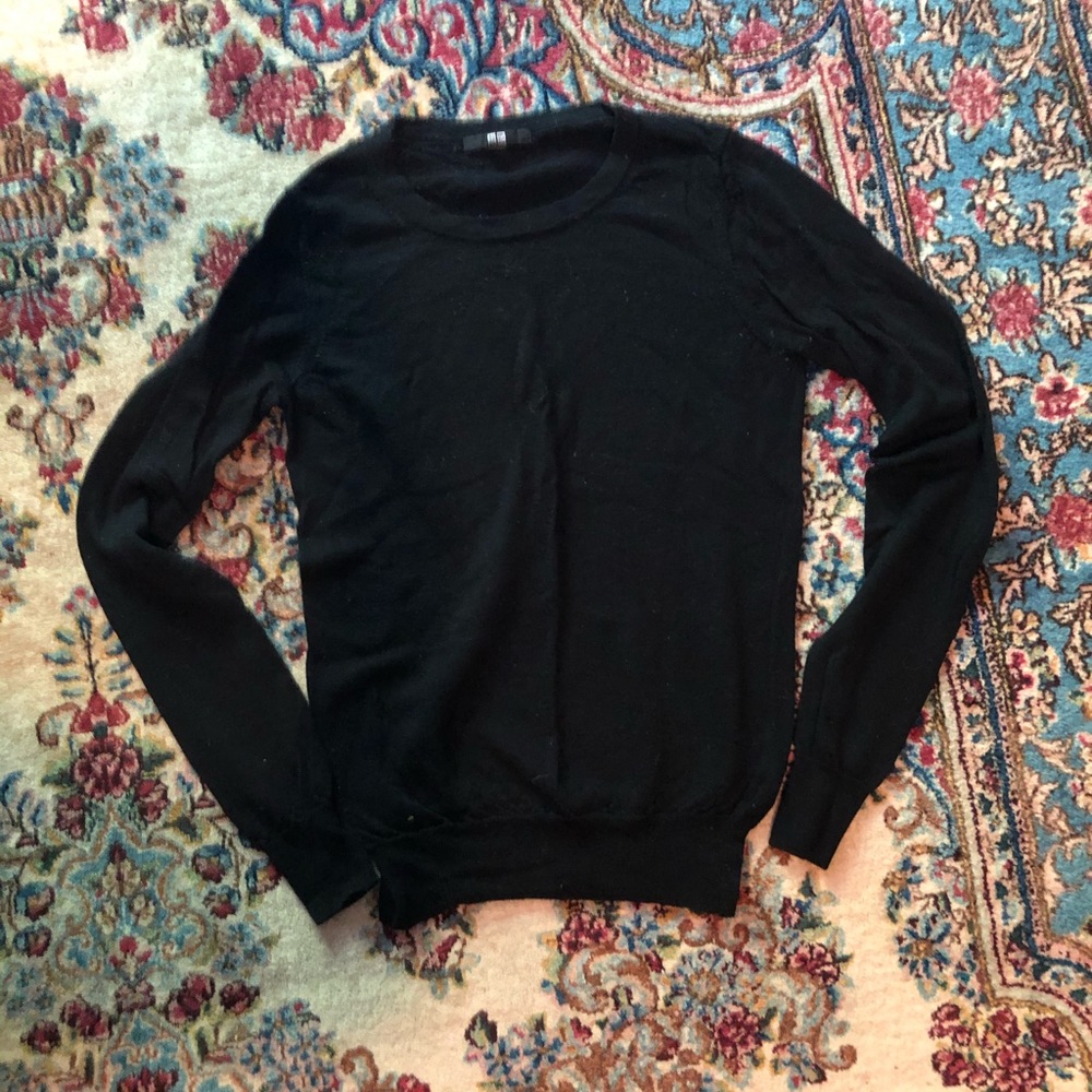 Uniqlo light weight sweater